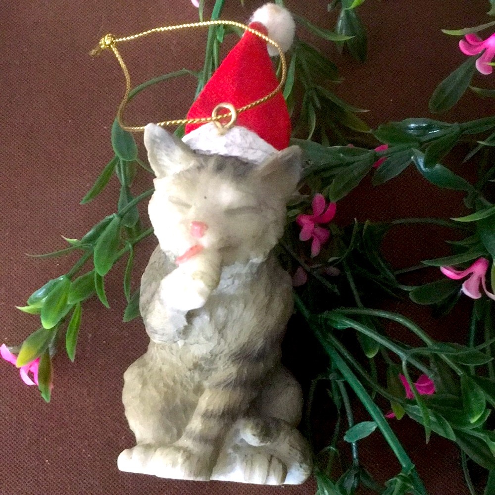 Adorable Stone Resin Cat Christmas Ornament